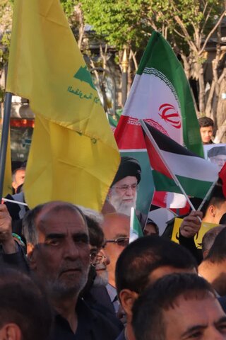 تصاویر/حضور طلاب و کادر مدرسه علمیه فاطمه زهرا سلام الله علیها اراک در اجتماع مردمی بر علیه جنایات رژیم صهیونیستی