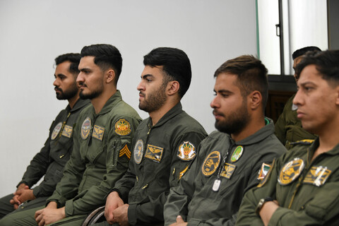 تصاویر|دیدارفرماندهی و دانشجویان خلبانی مرکز آموزش هوانیروز شهید وطن پور با امام جمعه اصفهان