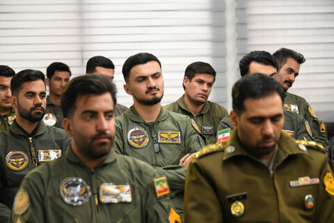 تصاویر|دیدارفرماندهی و دانشجویان خلبانی مرکز آموزش هوانیروز شهید وطن پور با امام جمعه اصفهان