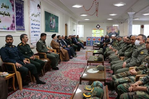 دیدار نیروهای مسلح بروجرد با امام جمعه شهرستان