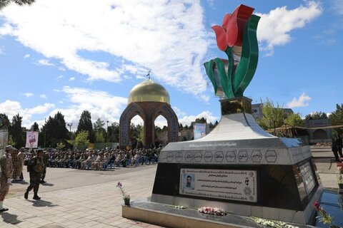 تصاویر/ آیین غبارروبی مزار شهدا به مناسبت ۲۹ فروردین روز ارتش  در ارومیه