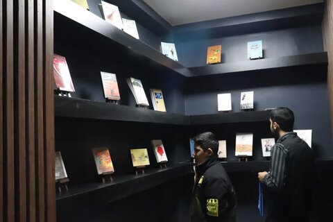 تصاویر/ بازدید طلاب پایه اول مدرسه علمیه امام خامنه‌ای ارومیه از مرکز فرهنگی و موزه دفاع مقدس ارومیه