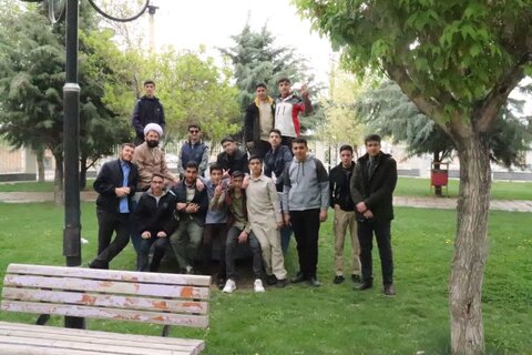 تصاویر/ بازدید طلاب پایه اول مدرسه علمیه امام خامنه‌ای ارومیه از مرکز فرهنگی و موزه دفاع مقدس ارومیه