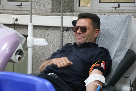 تصاویر|اهدای خون جمعی از کارکنان گروه ۴۴ توپخانه نزاجا