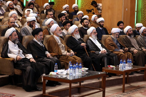 تصاویر/ نشست اساتید و معاونین واحدهای آموزشی حوزه علمیه تهران با آیت الله اعرافی