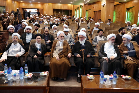 تصاویر/ نشست اساتید و معاونین واحدهای آموزشی حوزه علمیه تهران با آیت الله اعرافی