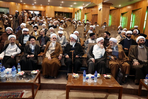 تصاویر/ نشست اساتید و معاونین واحدهای آموزشی حوزه علمیه تهران با آیت الله اعرافی