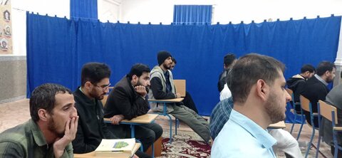 تصاویر برگزاری كرسی آزاد اندیشی در مدرسه علمیه رضویه خرم آباد
