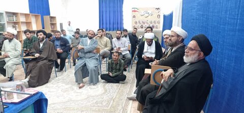 تصاویر برگزاری كرسی آزاد اندیشی در مدرسه علمیه رضویه خرم آباد