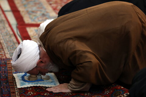 تصاویر/ اقامه نماز ظهر حرم عبدالعظیم حسنی(ع) به امامت آیت الله اعرافی