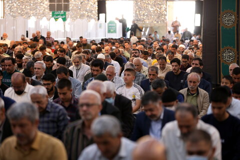 تصاویر/ اقامه نماز ظهر حرم عبدالعظیم حسنی(ع) به امامت آیت الله اعرافی