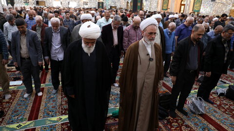 تصاویر/ اقامه نماز ظهر حرم عبدالعظیم حسنی(ع) به امامت آیت الله اعرافی