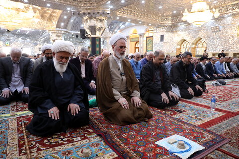 تصاویر/ اقامه نماز ظهر حرم عبدالعظیم حسنی(ع) به امامت آیت الله اعرافی