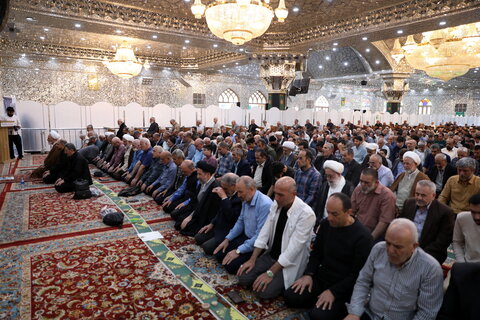 تصاویر/ اقامه نماز ظهر حرم عبدالعظیم حسنی(ع) به امامت آیت الله اعرافی