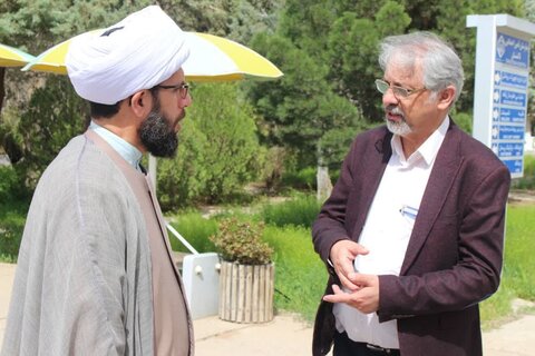 تصاویر / خداقوت امام جمعه تاکستان به کادر درمان بیمارستان تامین اجتماعی