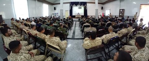 تصاویر / دیدار امام جمعه آبیک با فرماندهی آمادگاه آبیک بمناسبت روز ارتش