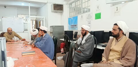 تصاویر/ نشست علمی پژوهشی مدرسه علمیه امیرالمومنین(ع) آران و بیدگل