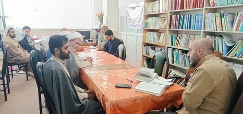 تصاویر/ نشست علمی پژوهشی مدرسه علمیه امیرالمومنین(ع) آران و بیدگل