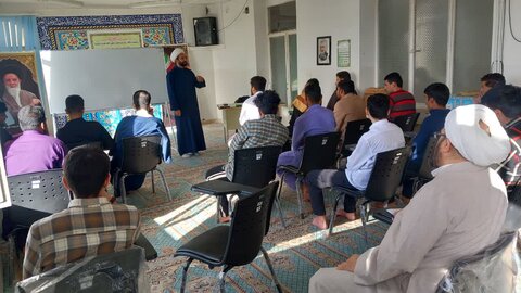 تصاویر/ برگزاری کارگاه‌های آموزشی در مدرسه علمیه حضرت ولی عصر(عج) قمصر کاشان