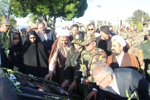 تصاویر / مراسم غبارروبی مزار شهدا ی قزوین