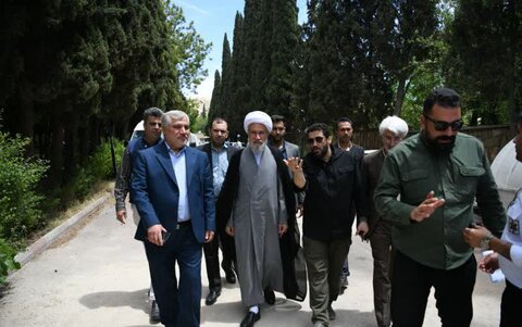تصاویر| بازدید نماینده ولی فقیه در فارس از فعالیت جهادی بیش از ۲۵۰ دندانپزشک از سراسر کشور در شیراز