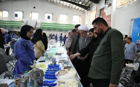 تصاویر| بازدید نماینده ولی فقیه در فارس از فعالیت جهادی بیش از ۲۵۰ دندانپزشک از سراسر کشور در شیراز