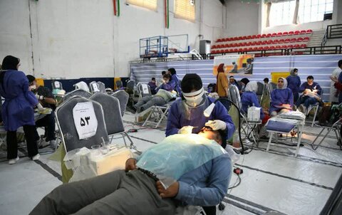 تصاویر| بازدید نماینده ولی فقیه در فارس از فعالیت جهادی بیش از ۲۵۰ دندانپزشک از سراسر کشور در شیراز