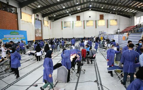 تصاویر| بازدید نماینده ولی فقیه در فارس از فعالیت جهادی بیش از ۲۵۰ دندانپزشک از سراسر کشور در شیراز