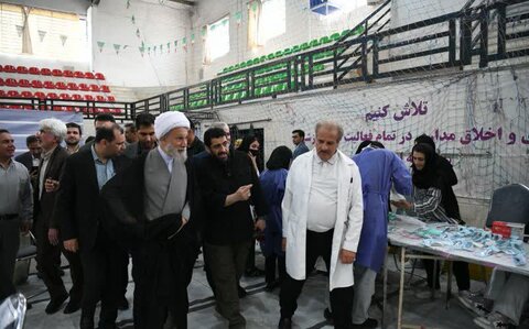 تصاویر| بازدید نماینده ولی فقیه در فارس از فعالیت جهادی بیش از ۲۵۰ دندانپزشک از سراسر کشور در شیراز
