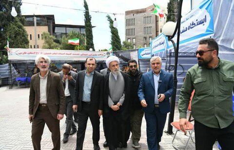 تصاویر| بازدید نماینده ولی فقیه در فارس از فعالیت جهادی بیش از ۲۵۰ دندانپزشک از سراسر کشور در شیراز