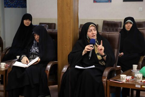 تصاویر / شست مشترک امام جمعه همدان با فعالان عرصه عفاف و حجاب