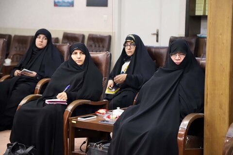 تصاویر / شست مشترک امام جمعه همدان با فعالان عرصه عفاف و حجاب