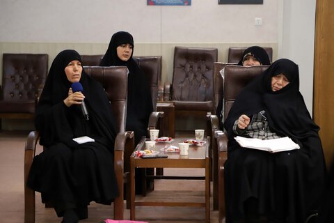 تصاویر / شست مشترک امام جمعه همدان با فعالان عرصه عفاف و حجاب