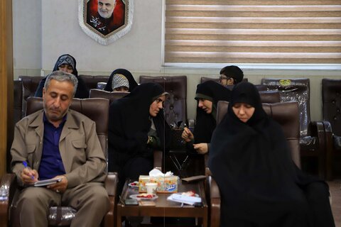 تصاویر / شست مشترک امام جمعه همدان با فعالان عرصه عفاف و حجاب