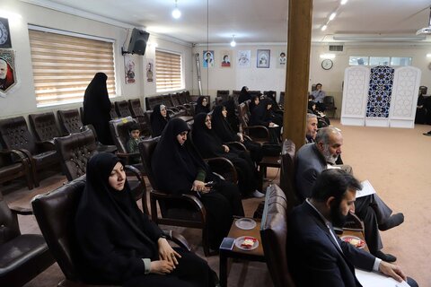 تصاویر / شست مشترک امام جمعه همدان با فعالان عرصه عفاف و حجاب