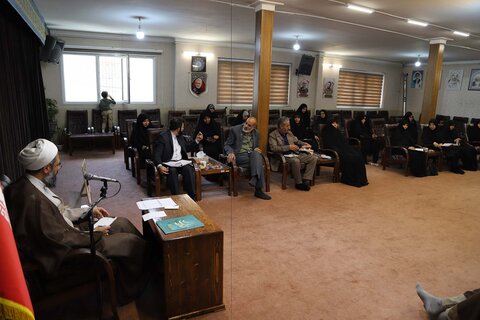 تصاویر / شست مشترک امام جمعه همدان با فعالان عرصه عفاف و حجاب