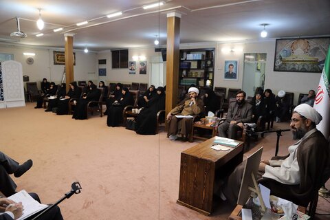 تصاویر / شست مشترک امام جمعه همدان با فعالان عرصه عفاف و حجاب