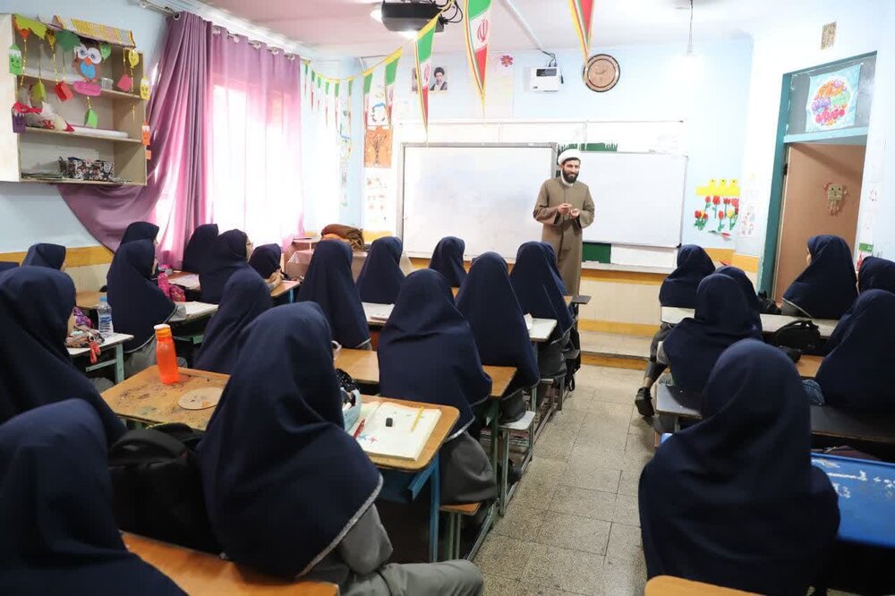 مشارکت ۷۵۰۰ دانش‌آموز در طرح گفتمان افق روشن در استان البرز+ عکس