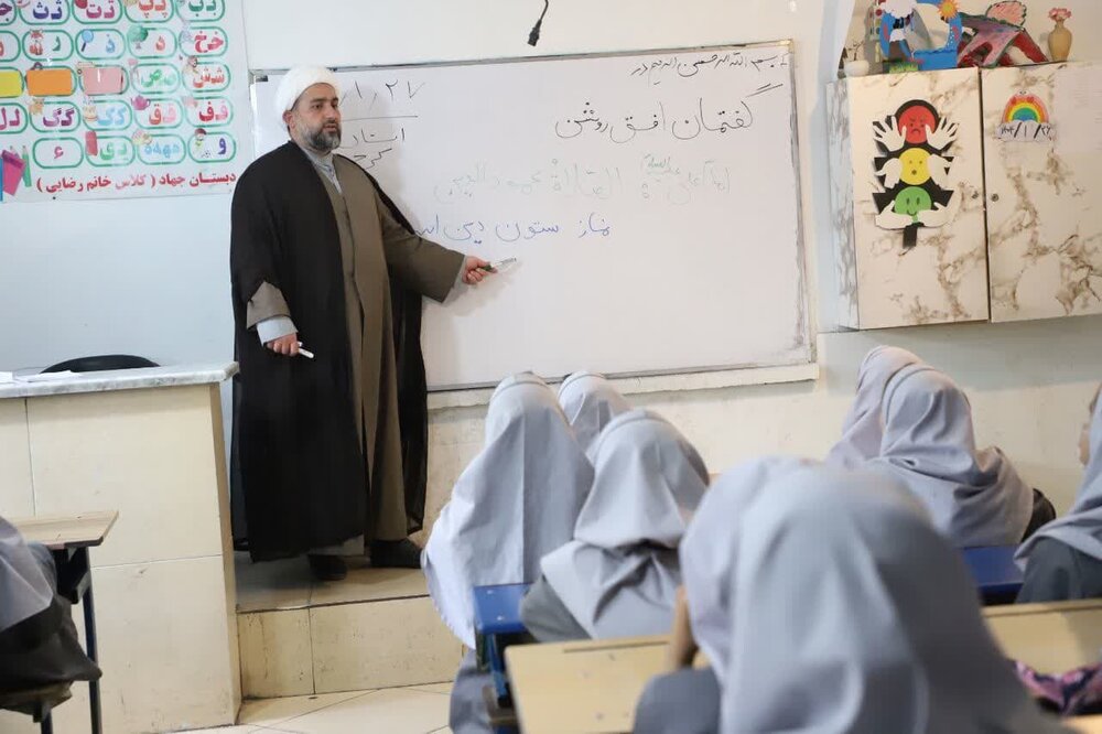 مشارکت ۷۵۰۰ دانش آموز در طرح گفتمان افق روشن در استان البرز+ عکس