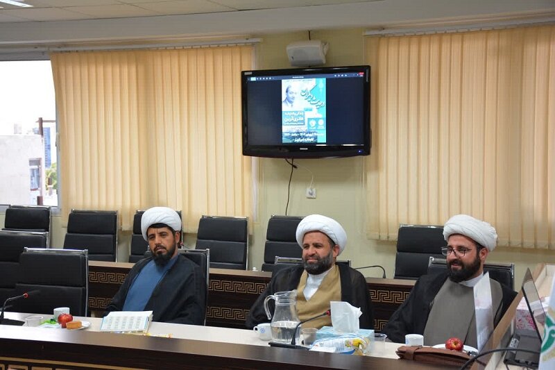 نشست تحلیل مستند «مستشرق» درباره پرفسور هانری کربن در کرمانشاه برگزار شد+ عکس