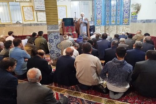 دشمن با بهره‌گیری از ضعف‌های مدیریتی، تحریم‌ها را تشدید می‌کند