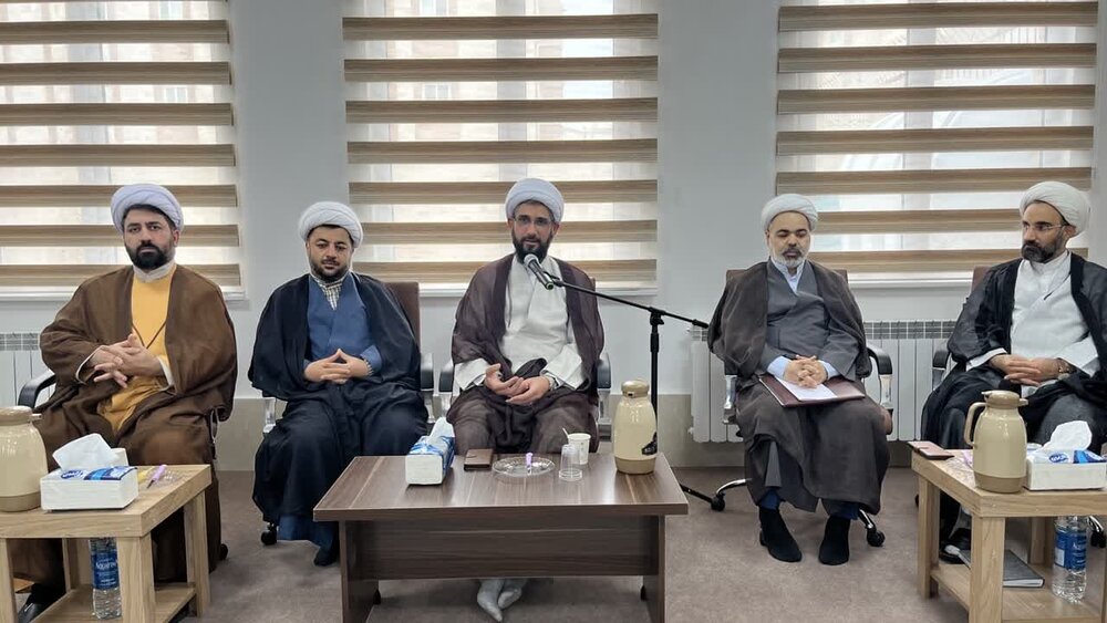 از ظرفیت ۲۵۰‌نفر از مبلغان شاغل در آموزش و پرورش برای جذب در مدارس علمیه استفاده شود+ تصاویر