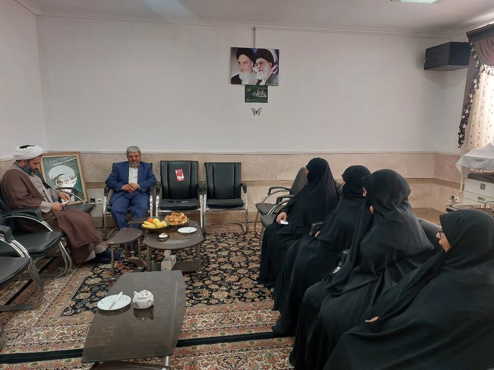 بازدید رئیس مرکز برنامه‌ریزی و نظارت حوزه‌های علمیه خواهران از مدرسه علمیه الزهرا(س) بافق