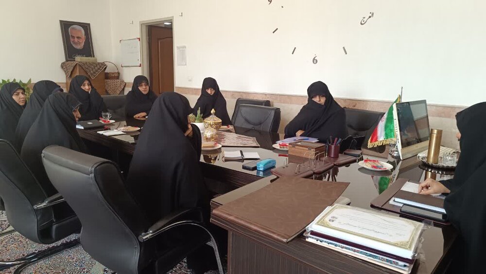 بازدید معاونان آموزش و پژوهش حوزه‌های علمیه خواهران از مدرسه علمیه امام حسین(ع) یزد 
