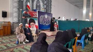 تصاویر/ برگزاری لیگ قرآنی طرح زندگی با آیه‌ها در ساوه