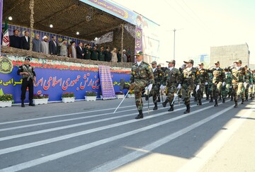 تصاویر/ مراسم گرامیداشت روز ارتش جمهوری اسلامی ایران در ارومیه