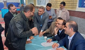 تصاویر/  برپایی میز خدمت در نماز جمعه جورقان