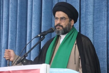 امام جمعه شهرستان مهران: اساس پیشرفت هر مکتب و کشوری علم و دانش است