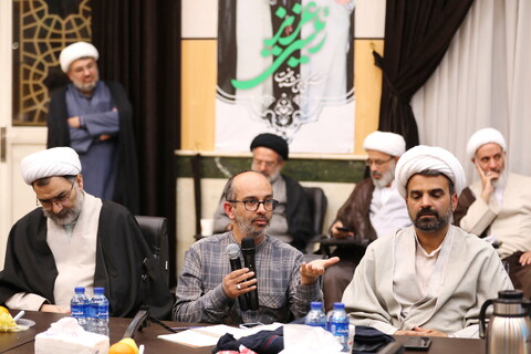 نشست آیت الله اعرافی با نحبگان حوزه علمیه استان تهران در سالن آیت الله بروجردی حوزه علمیه حضرت عبدالعظیم حسنی علیه السلام تهران برگزار شد.