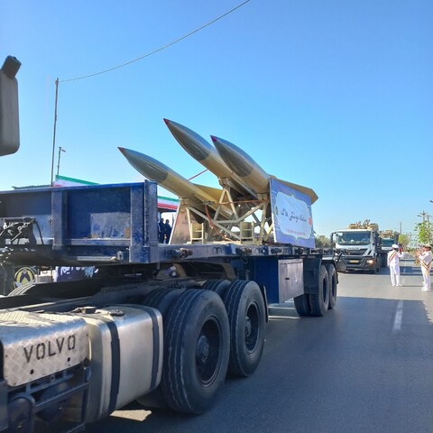 تصاویر/ رژه اقتدار روز ارتش در بوشهر